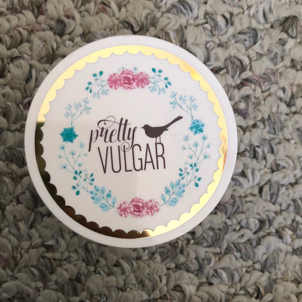 Pretty Vulgar translucent setting powder